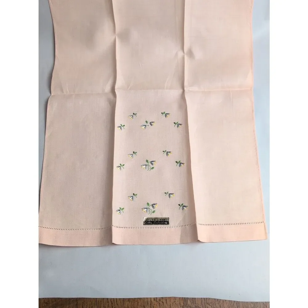Vintage Floral Embroidered Peach Linen Guest Towels NWT